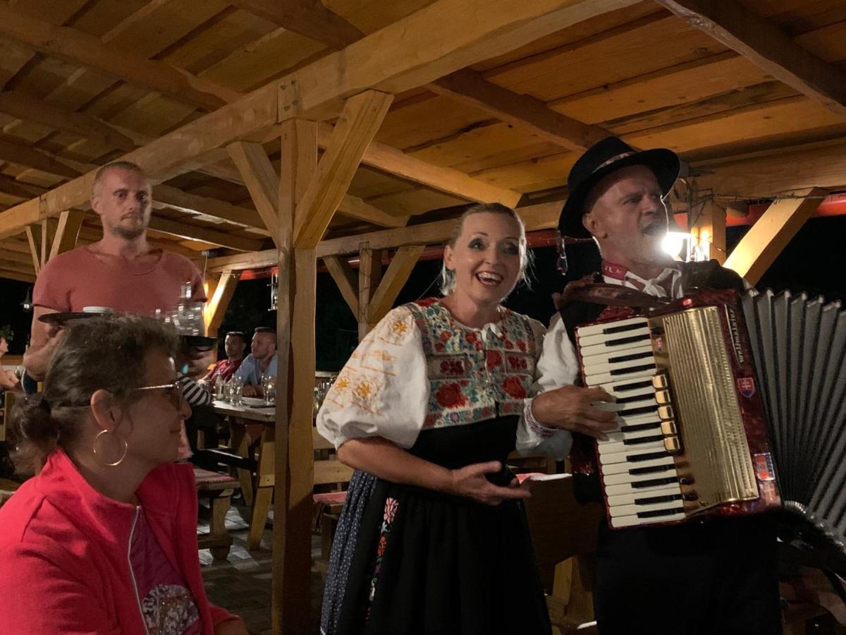 Penzion Turista Banská Štiavnica Esterno foto